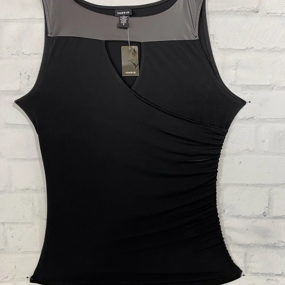 NWT Torrid Top - Picture 4 of 8